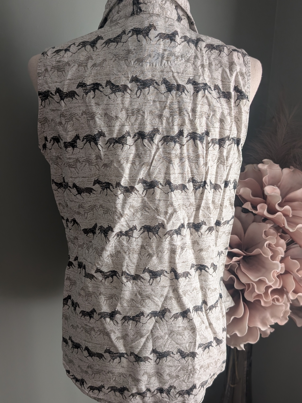Bit & Bridle Sleeveless Button-Front Tank in Cream with Black Horse Print - Picture 3 of 5